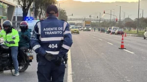 Agente de transito imagen de referencia